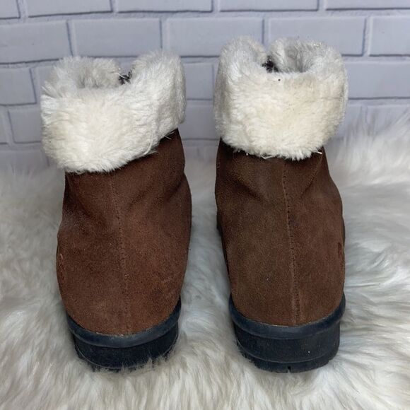totes Brown Suede Lined Zip Front Booties Sz 9 - Picture 3 of 6